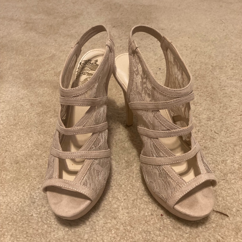Tan Lacey heals